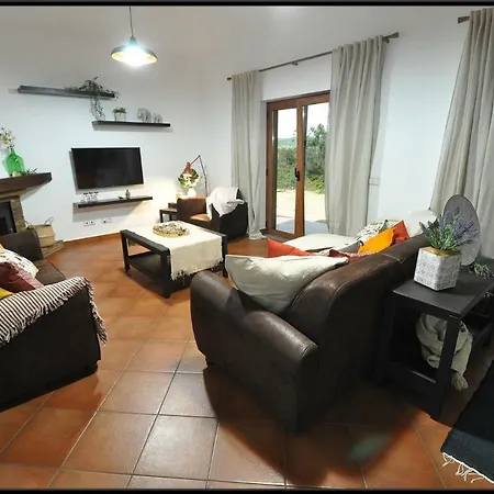 Casa Do Monte Q7 Lodge
