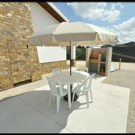 Casa Do Monte Q7 Lodge *